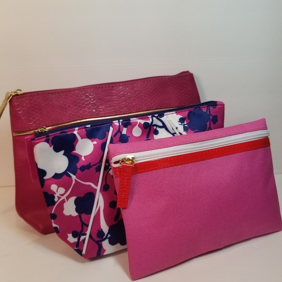 Estee Lauder Handbags - Set of 3 cosmetic bags